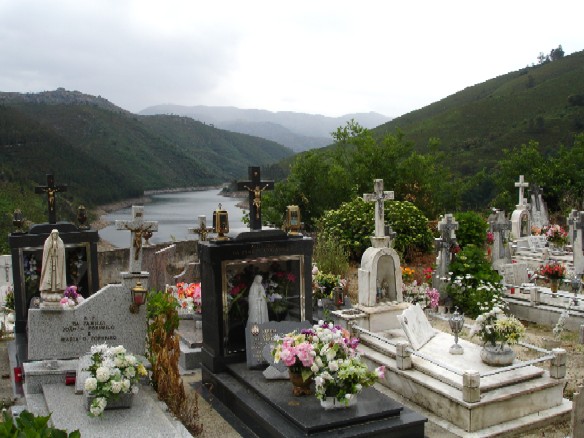 Varzea%20cemetery.JPG