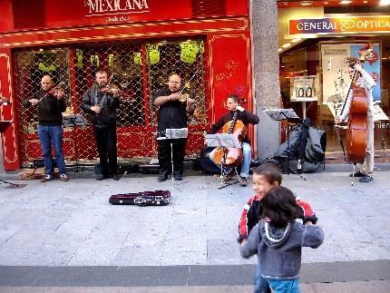 madrid%20musicians.JPG